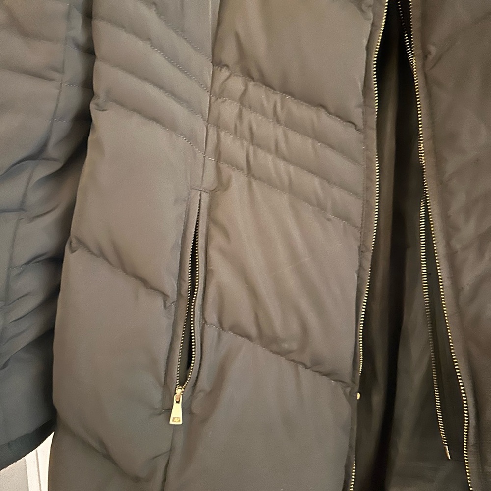Women's Quilted Puffer Coat - Olive Green - Picture 2 of 5